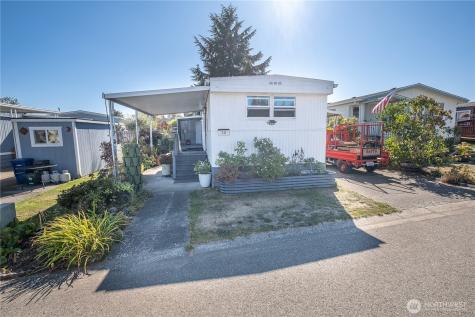 225 NE Ernst Street Oak Harbor WA 98277