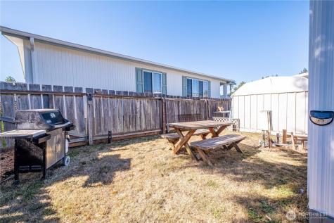 225 NE Ernst Street Oak Harbor WA 98277