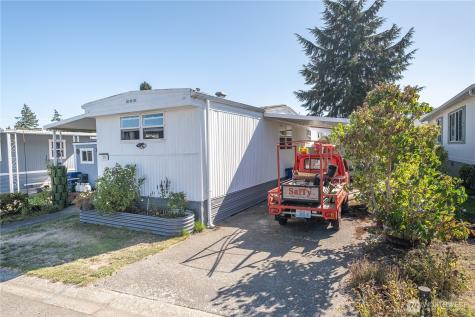 225 NE Ernst Street Oak Harbor WA 98277
