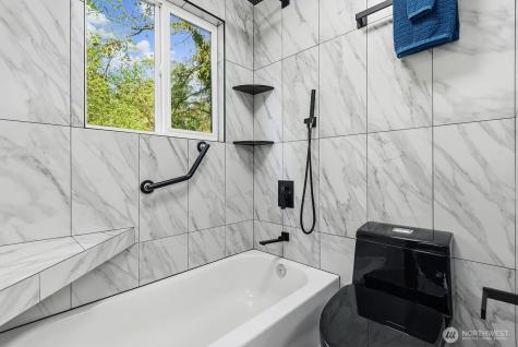 13133 66th Place NE Kirkland WA 98034