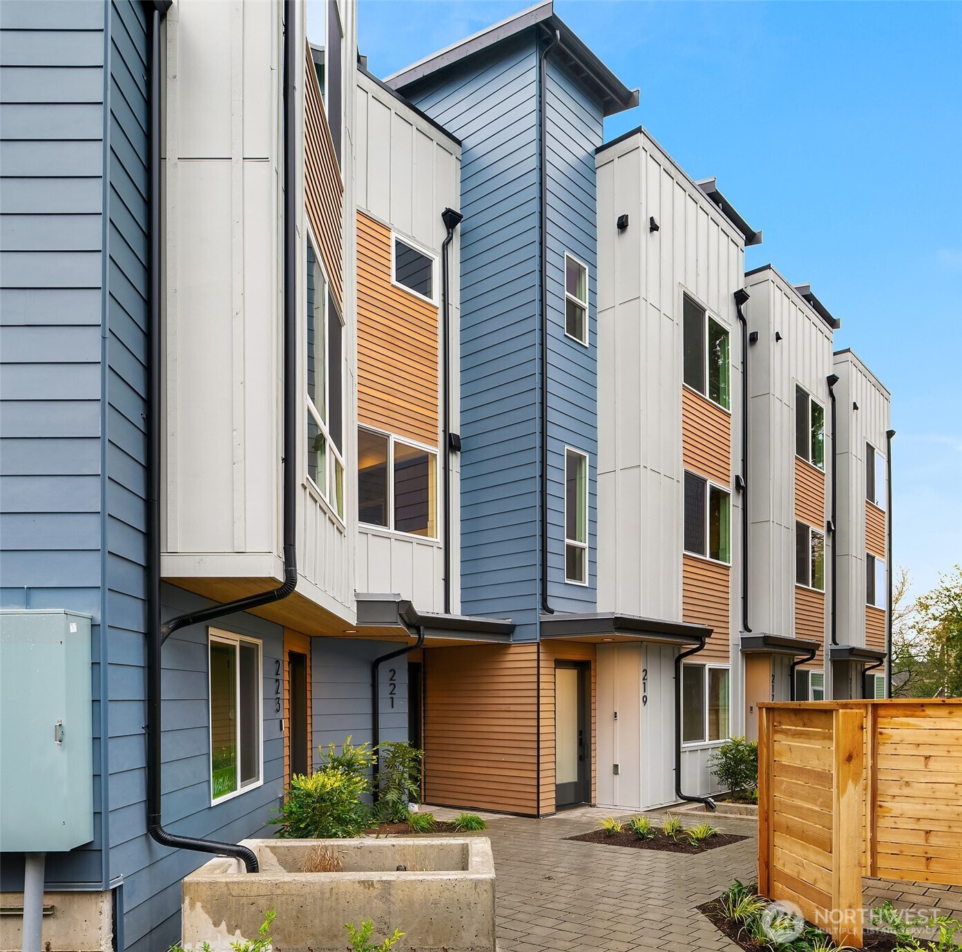 221 NE 75th Street Seattle WA 98115