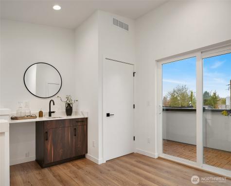 221 NE 75th Street Seattle WA 98115