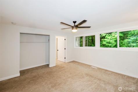 5450 NE Laura Loop Poulsbo WA 98370