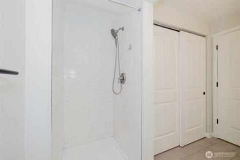 5450 NE Laura Loop Poulsbo WA 98370