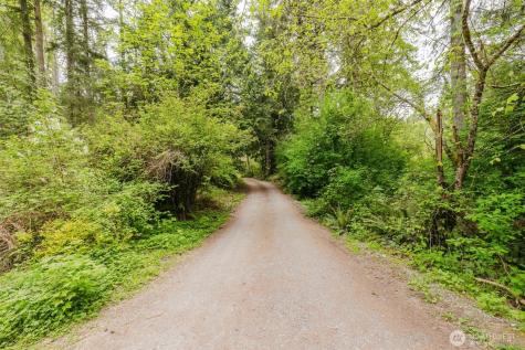 5450 NE Laura Loop Poulsbo WA 98370