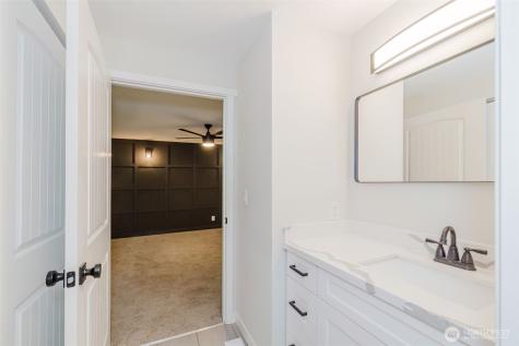 5450 NE Laura Loop Poulsbo WA 98370