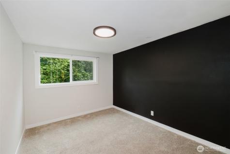 5450 NE Laura Loop Poulsbo WA 98370