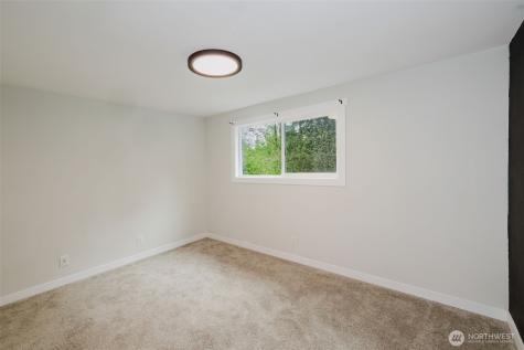 5450 NE Laura Loop Poulsbo WA 98370