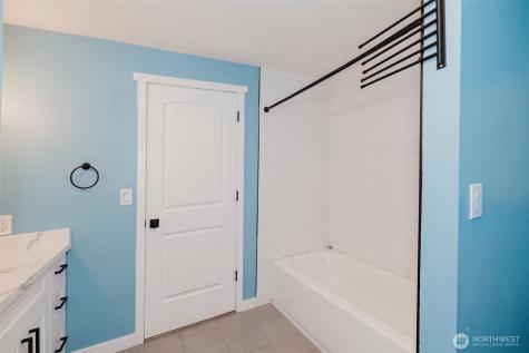 5450 NE Laura Loop Poulsbo WA 98370