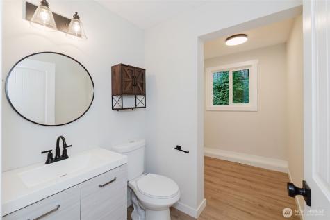 5450 NE Laura Loop Poulsbo WA 98370