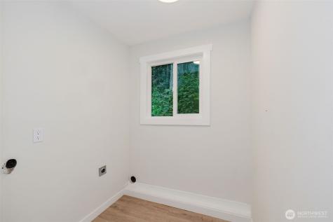 5450 NE Laura Loop Poulsbo WA 98370