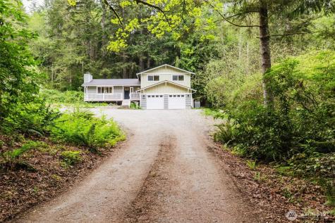 5450 NE Laura Loop Poulsbo WA 98370