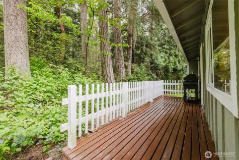 5450 NE Laura Loop Poulsbo WA 98370