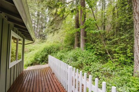 5450 NE Laura Loop Poulsbo WA 98370