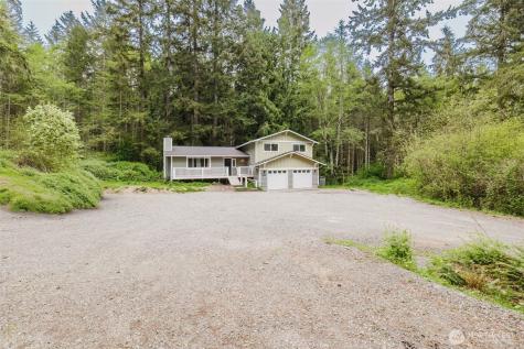 5450 NE Laura Loop Poulsbo WA 98370