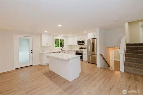 5450 NE Laura Loop Poulsbo WA 98370