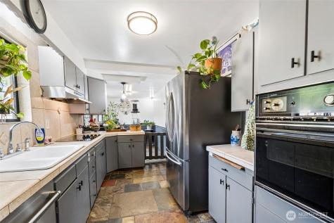 1241 SW Myrtle Street Seattle WA 98106
