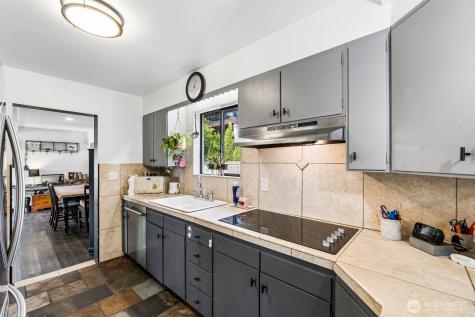 1241 SW Myrtle Street Seattle WA 98106
