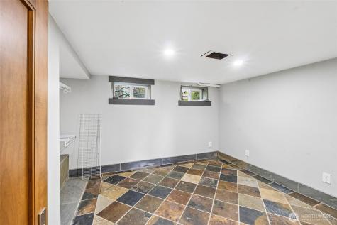 1241 SW Myrtle Street Seattle WA 98106
