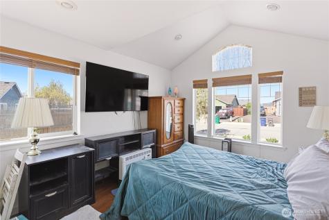 1364 Tractor Loop Road East Wenatchee WA 98802