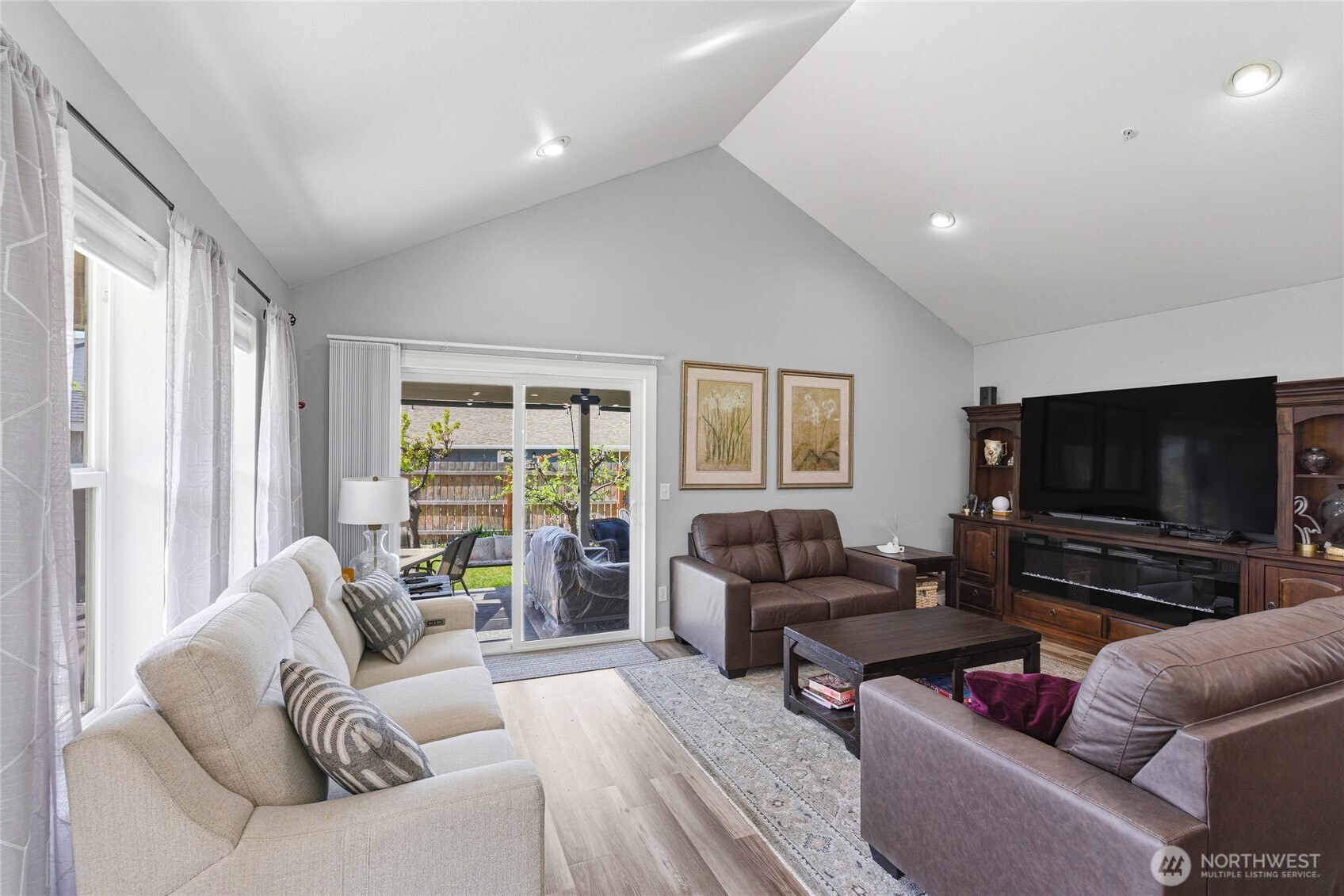 1364 Tractor Loop Road East Wenatchee WA 98802