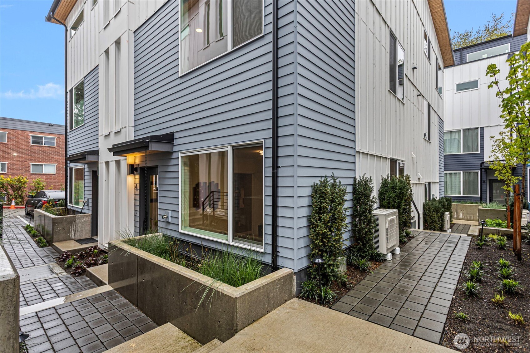 2527 29th Avenue S Seattle WA 98144