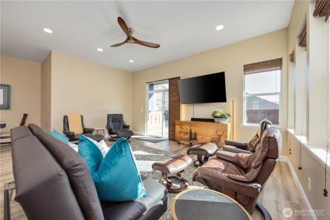 444 Hilltop Place Chelan WA 98816