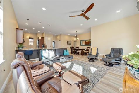 444 Hilltop Place Chelan WA 98816