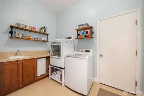 444 Hilltop Place Chelan WA 98816