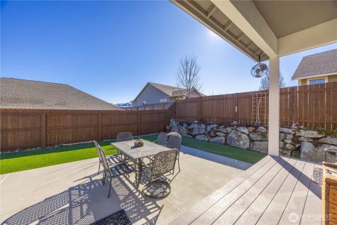444 Hilltop Place Chelan WA 98816