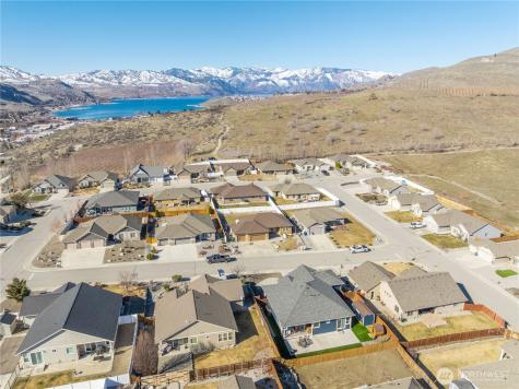 444 Hilltop Place Chelan WA 98816