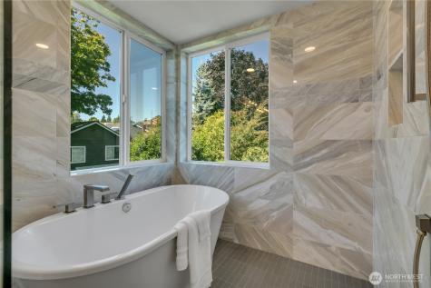 4019 4th Avenue NE Seattle WA 98105