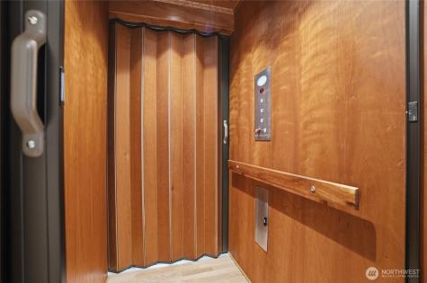 474 Glen Hollow Place SW Bainbridge Island WA 98110