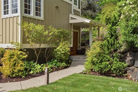 474 Glen Hollow Place SW Bainbridge Island WA 98110