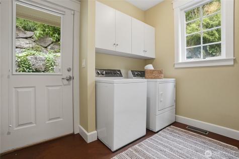 474 Glen Hollow Place SW Bainbridge Island WA 98110