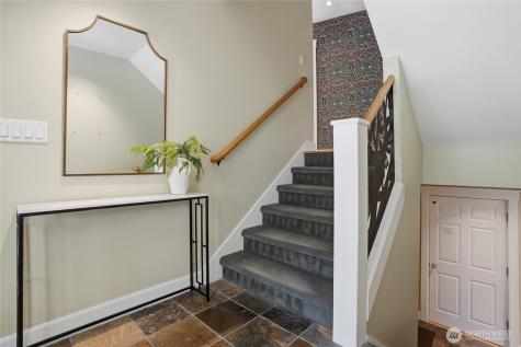 474 Glen Hollow Place SW Bainbridge Island WA 98110