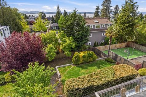 4019 52nd Place SW Seattle WA 98116
