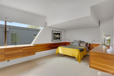 420 34th Avenue Seattle WA 98122