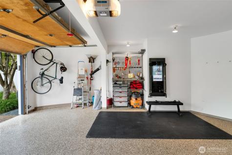 420 34th Avenue Seattle WA 98122
