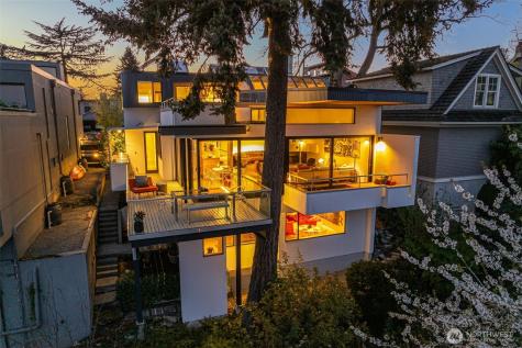 420 34th Avenue Seattle WA 98122