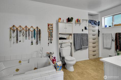 1915 98th Street NW Tulalip WA 98271