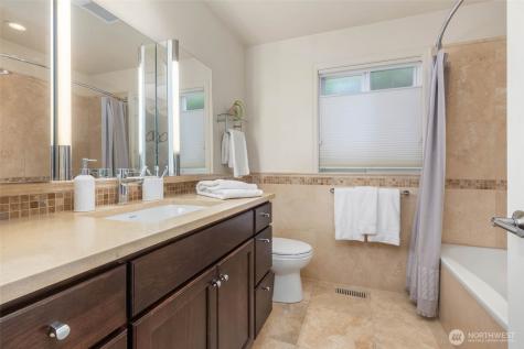 4648 89th Avenue SE Mercer Island WA 98040