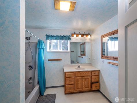 26 E Port Gardener Drive Everett WA 98206