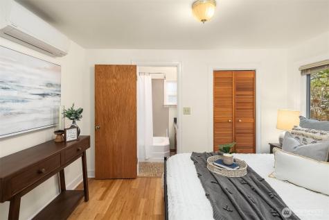 548 NE 102nd Street Seattle WA 98125