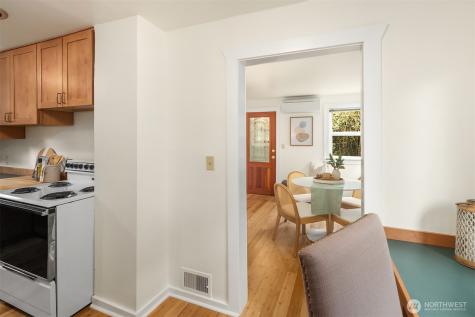 548 NE 102nd Street Seattle WA 98125