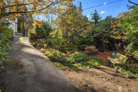 548 NE 102nd Street Seattle WA 98125