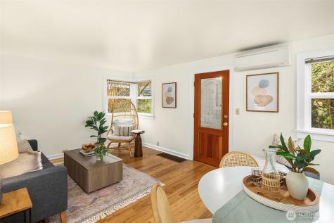 548 NE 102nd Street Seattle WA 98125