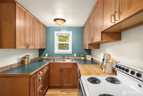 548 NE 102nd Street Seattle WA 98125