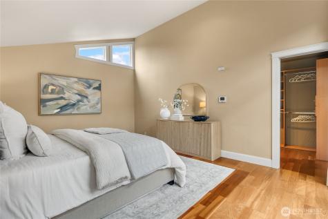 8619 NE 24th Street Clyde Hill WA 98004