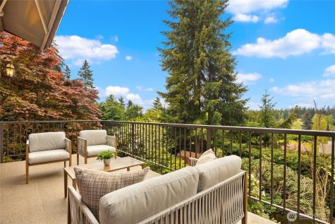 8619 NE 24th Street Clyde Hill WA 98004